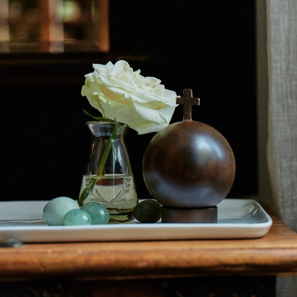 FloRencita Vase With Corona Laurel Etched